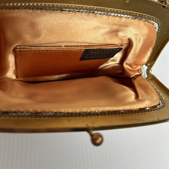 Elegant White Mesh Clutch - Picture 7 of 8